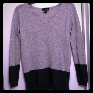 Light and dark grey cashmere sweater